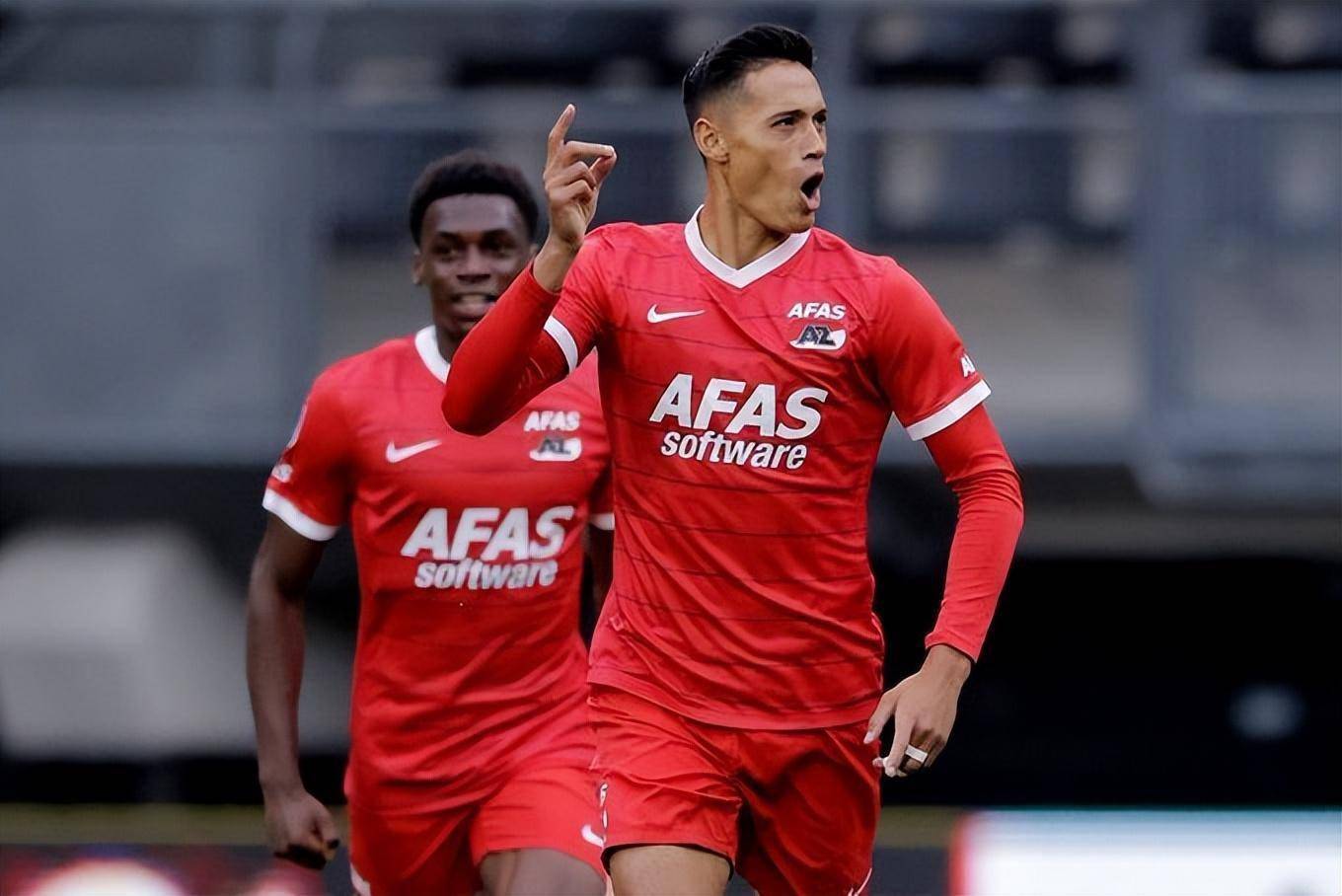 海星TV圣安东尼奥马刺训练开放日,清晨外线爆发引欢呼,荷甲在即,年轻球员得到机会的简单介绍