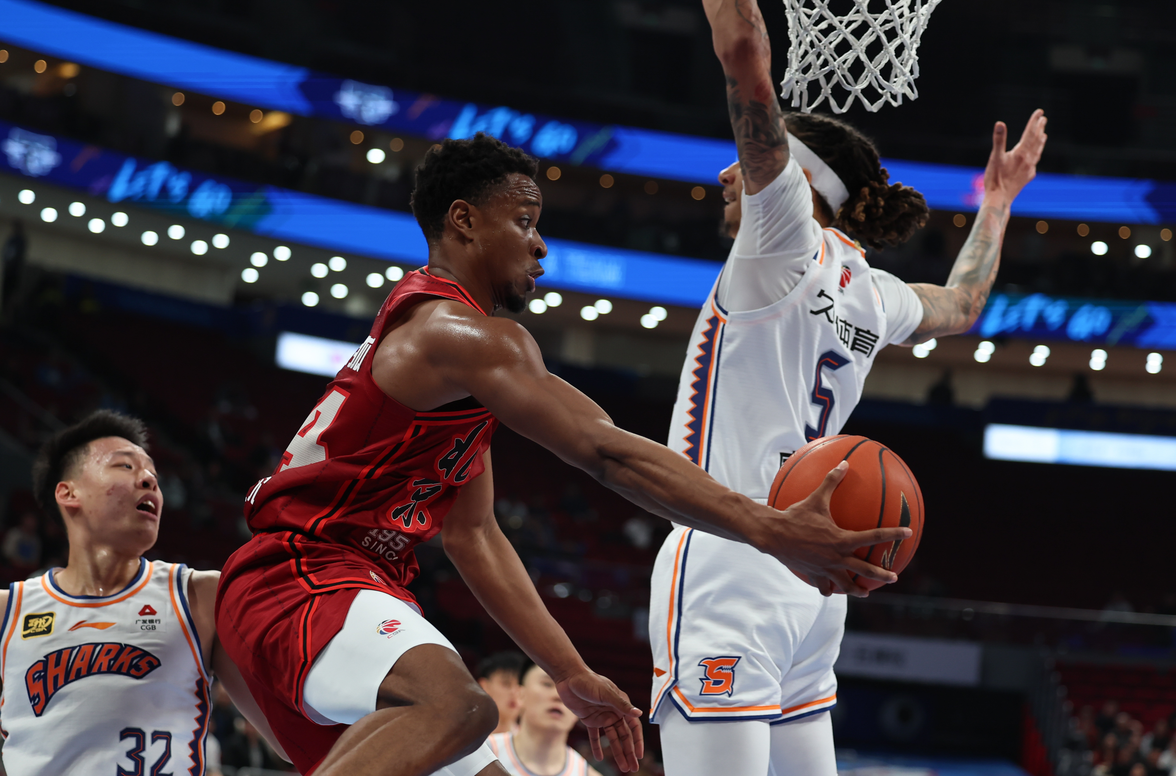 海星体育清晨纽约尼克斯外线爆发——CBA常规赛节点到来，气氛紧张，训练强度明显提升的简单介绍