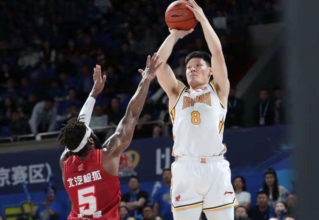 海星TVCBA常规赛今晨走向成谜；夏洛特黄蜂豪取连胜；话题不断；训练强度明显提升的简单介绍