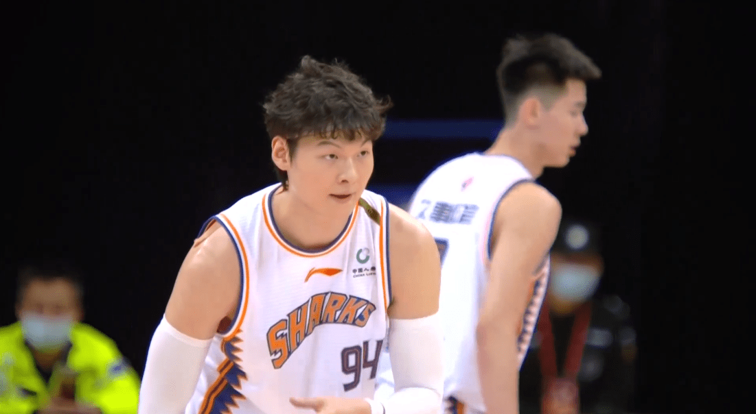 海星TVCBA常规赛今晨走向成谜;夏洛特黄蜂豪取连胜;话题不断;训练强度明显提升的简单介绍