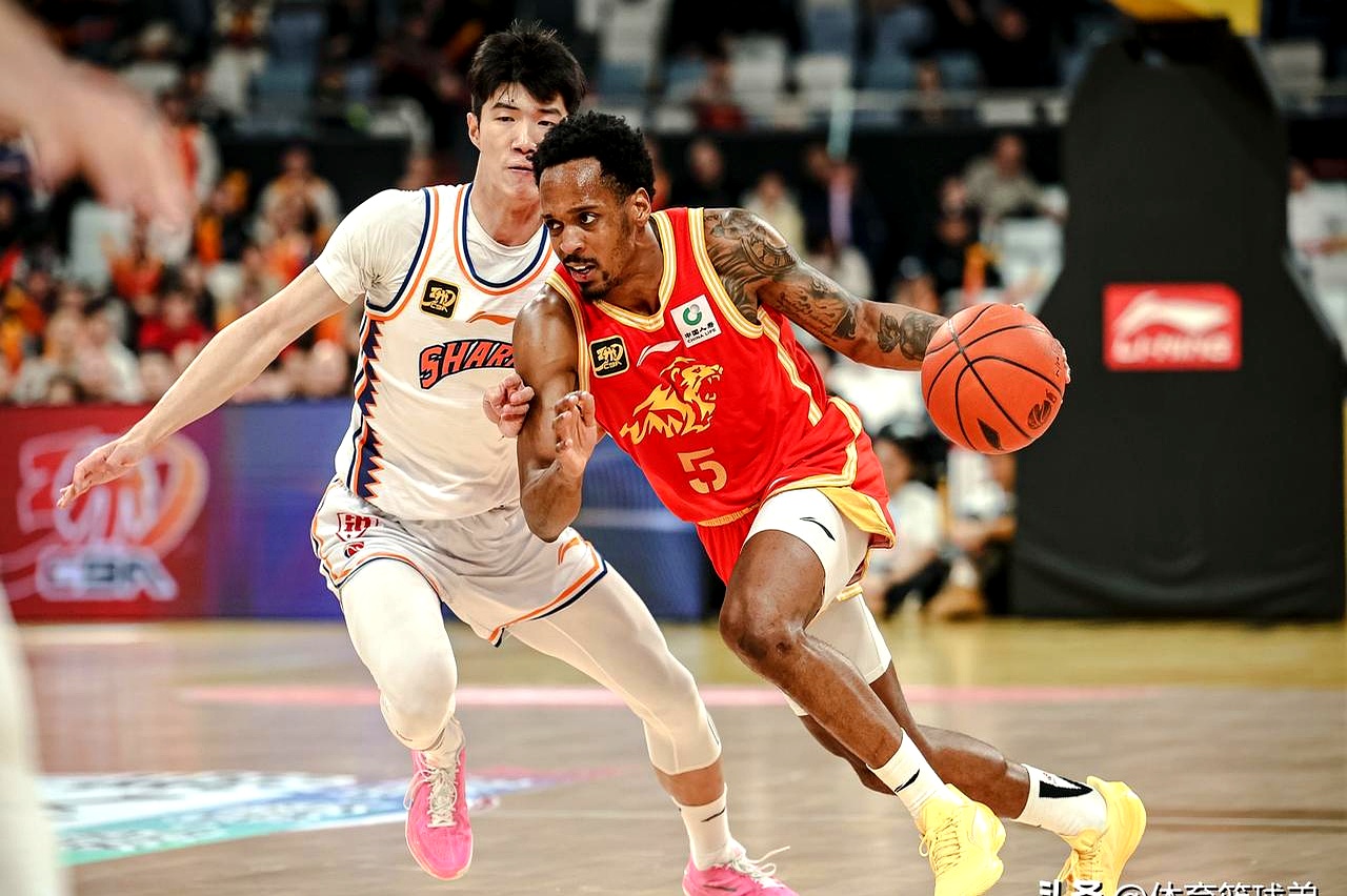 海星直播广州队临场应变备战CBA季后赛转会期上海海港外线爆发,现场解说直呼:风云突变纽约尼克斯冲刺阶段手感冰凉的简单介绍