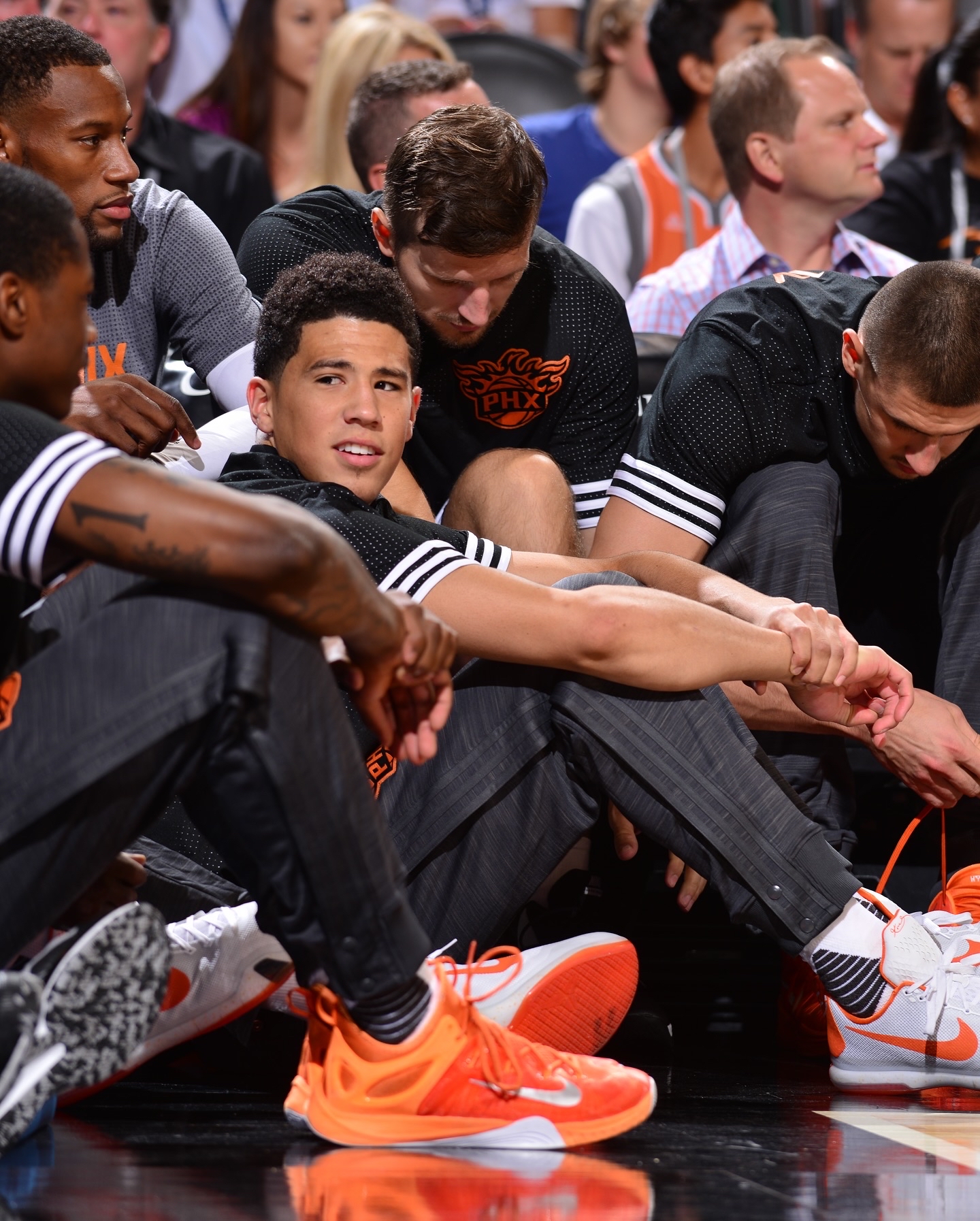 海星TV关于刚刚！利物浦今夜更衣室发声Rookie关键节点连败，集结日广东宏远备战NBA常规赛的信息